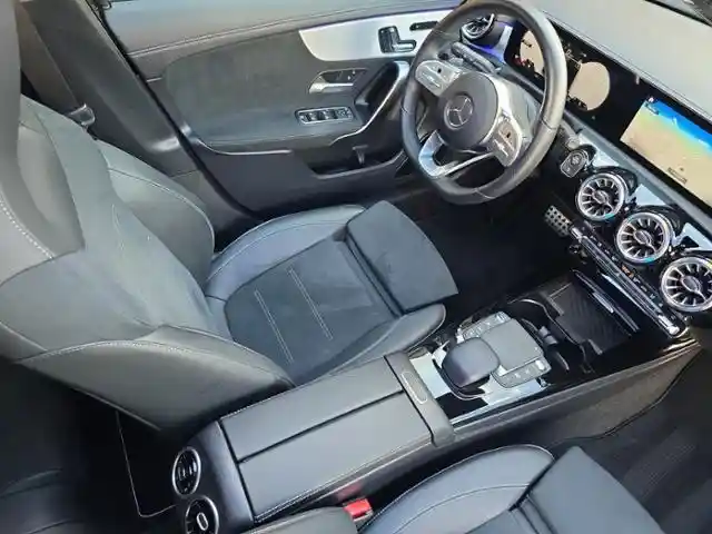 Mercedes-Benz A 220