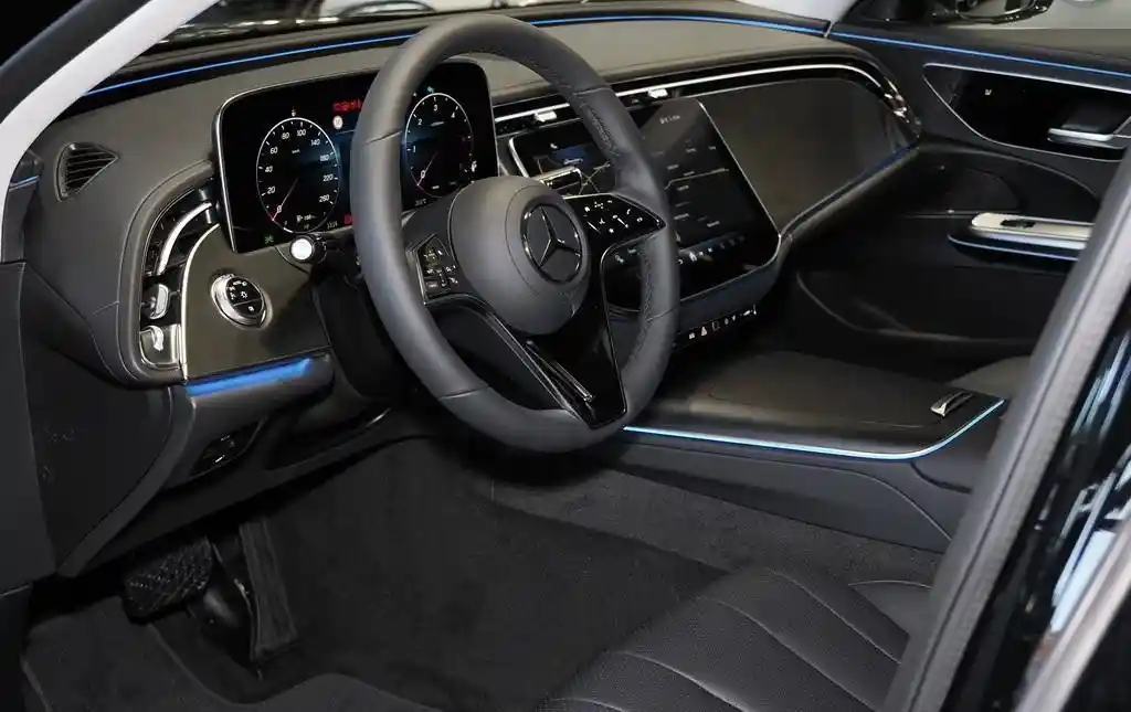 Mercedes-Benz E 200