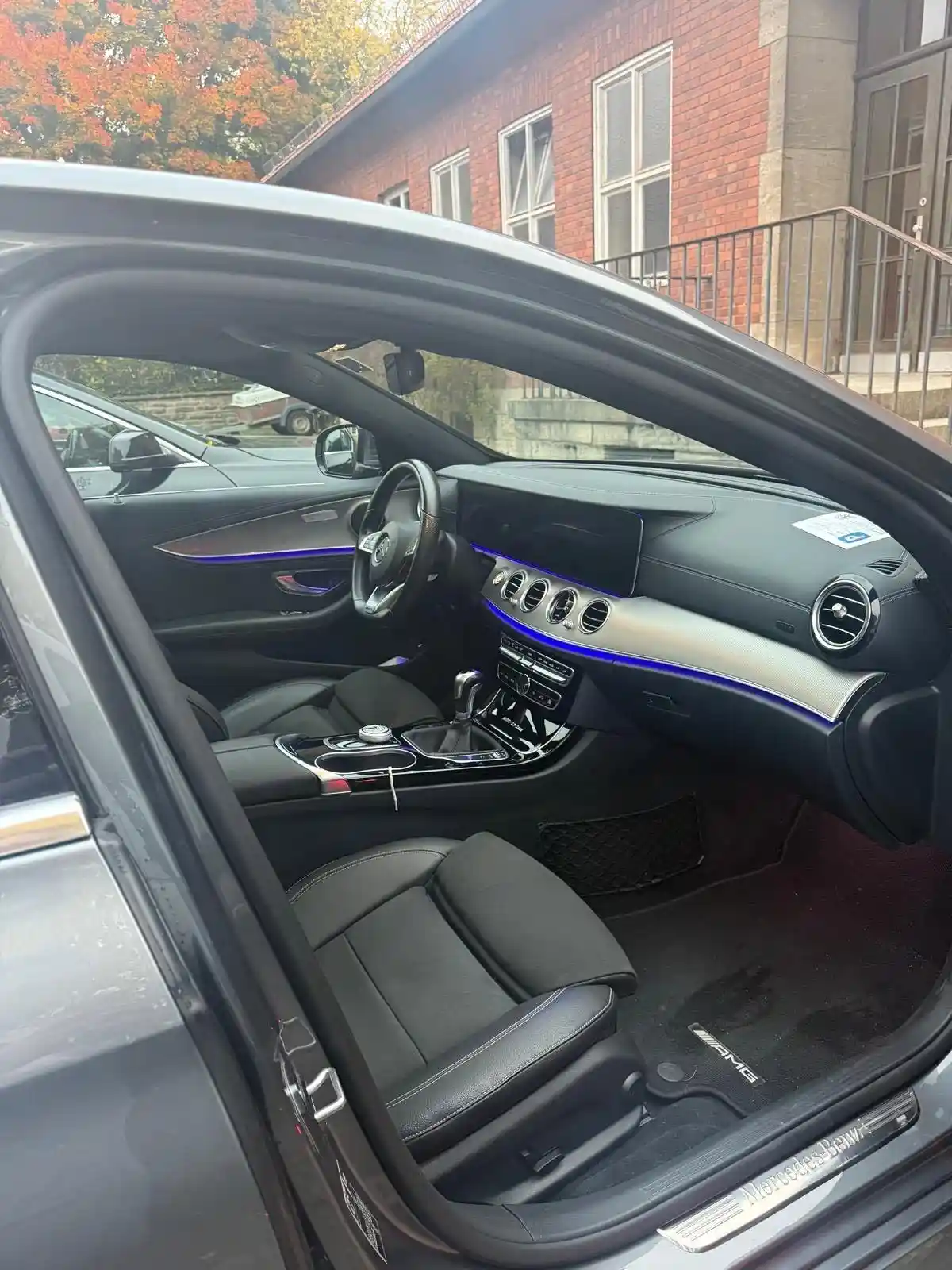 Mercedes-Benz E 200