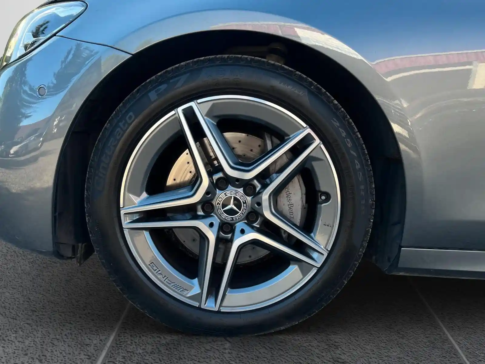 Mercedes-Benz E 220