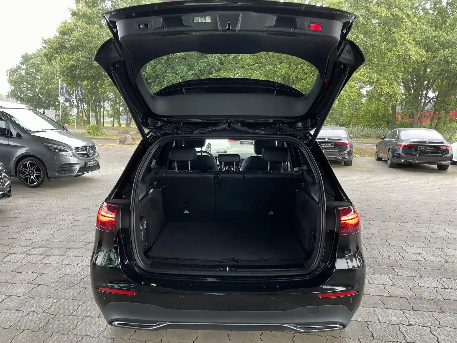 Mercedes-Benz B 220
