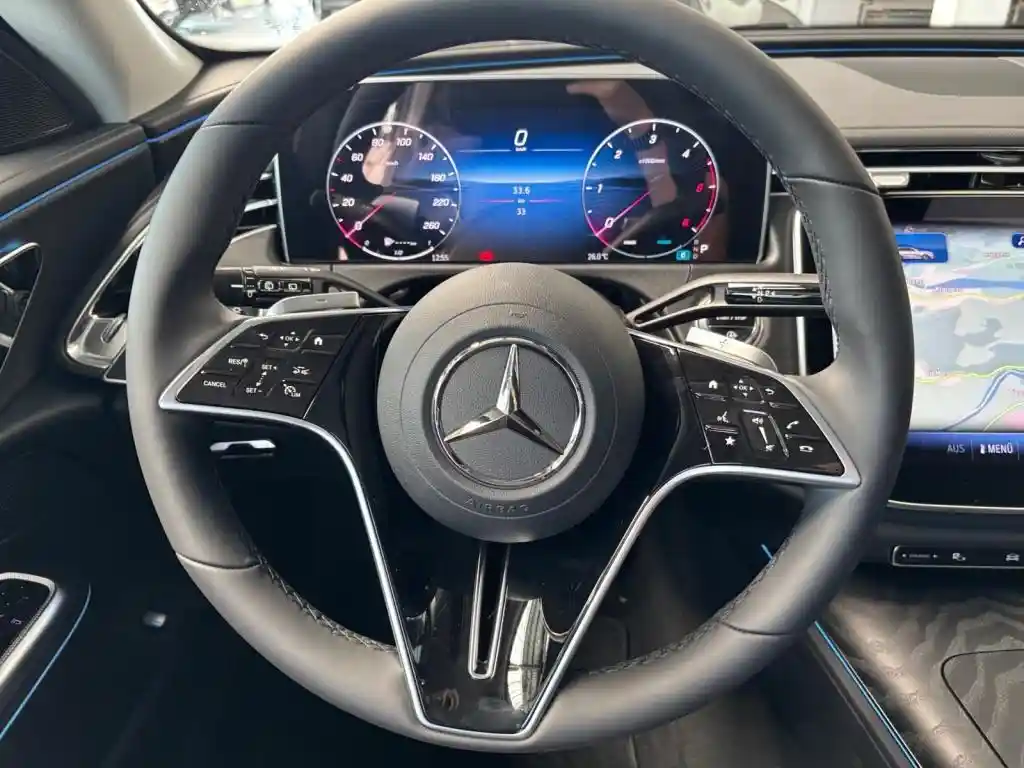 Mercedes-Benz E 220