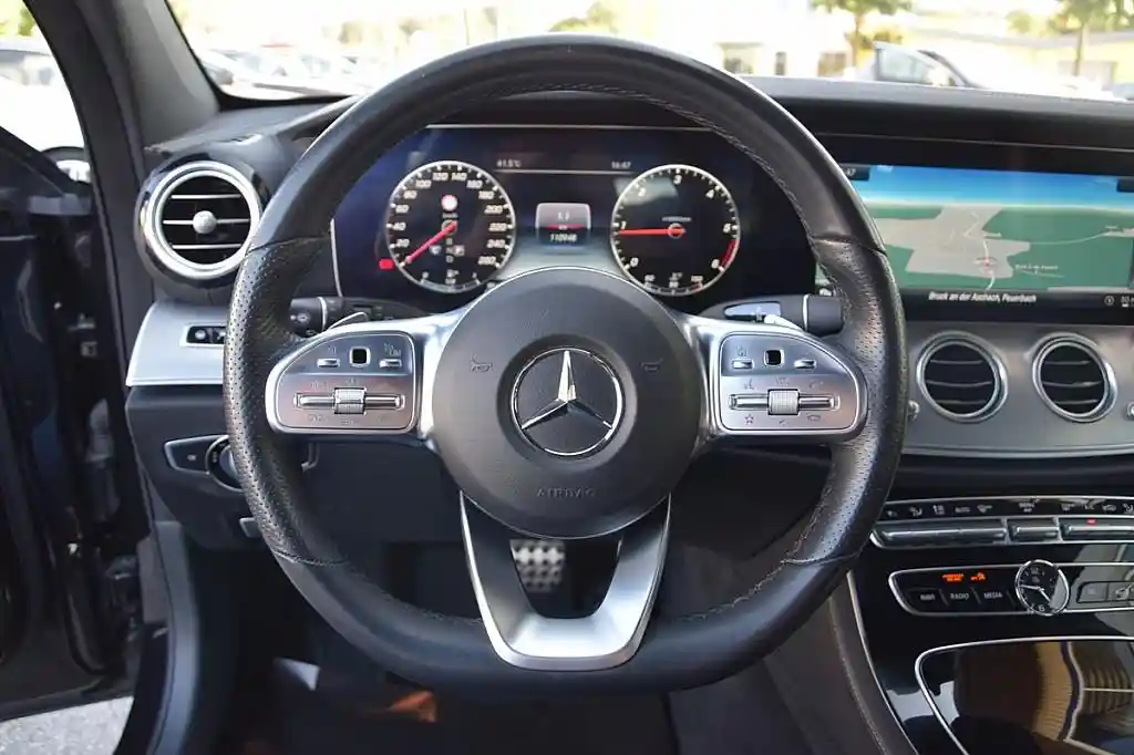 Mercedes-Benz E 400