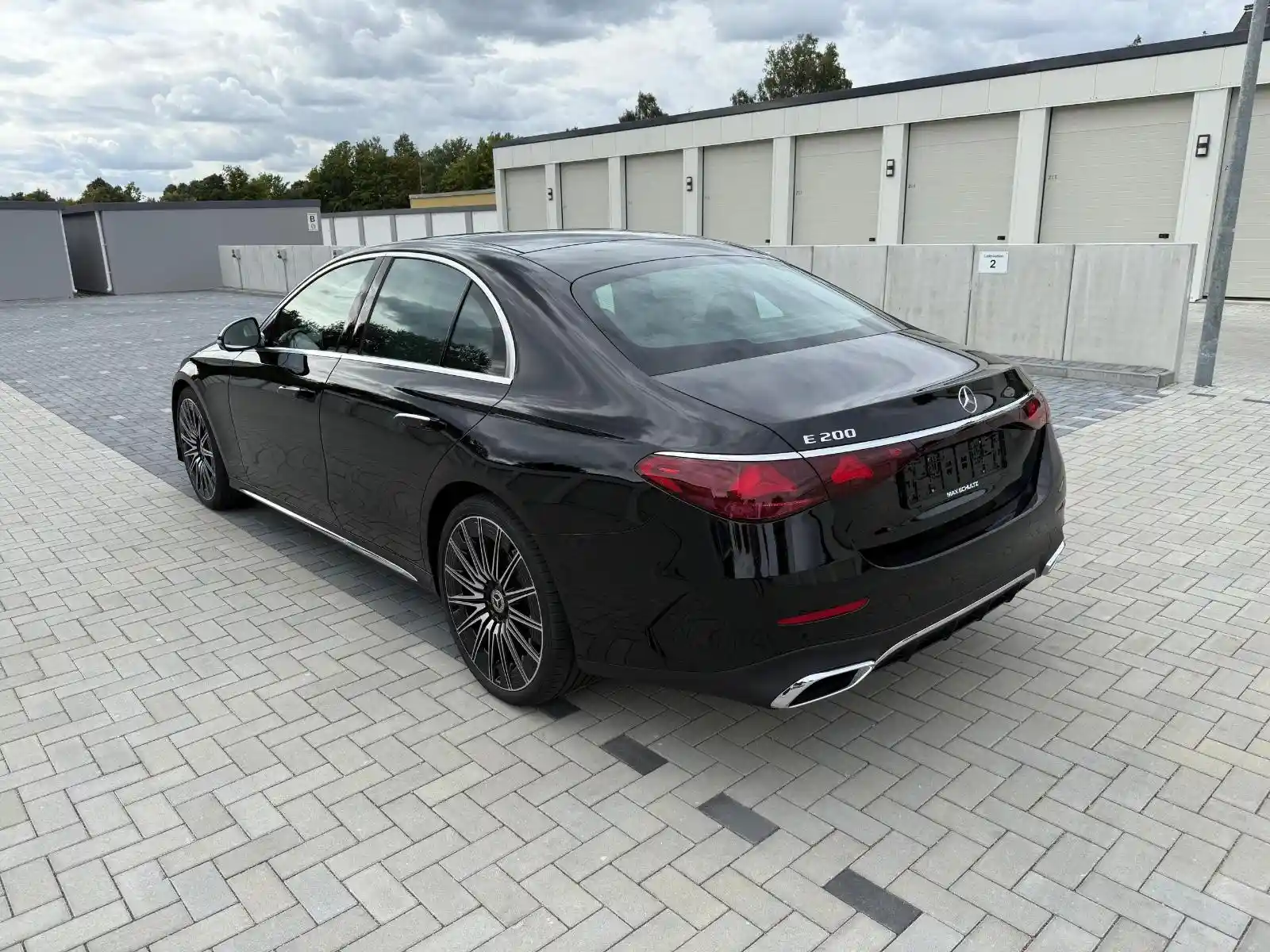 Mercedes-Benz E 200