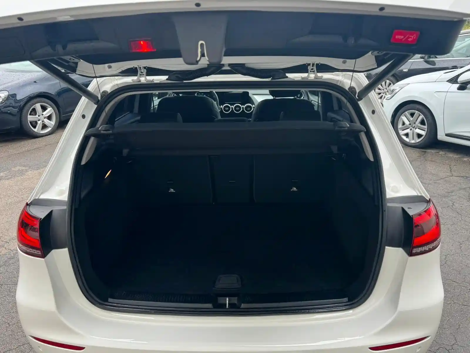 Mercedes-Benz B 180