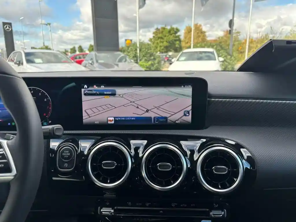 Mercedes-Benz A 180