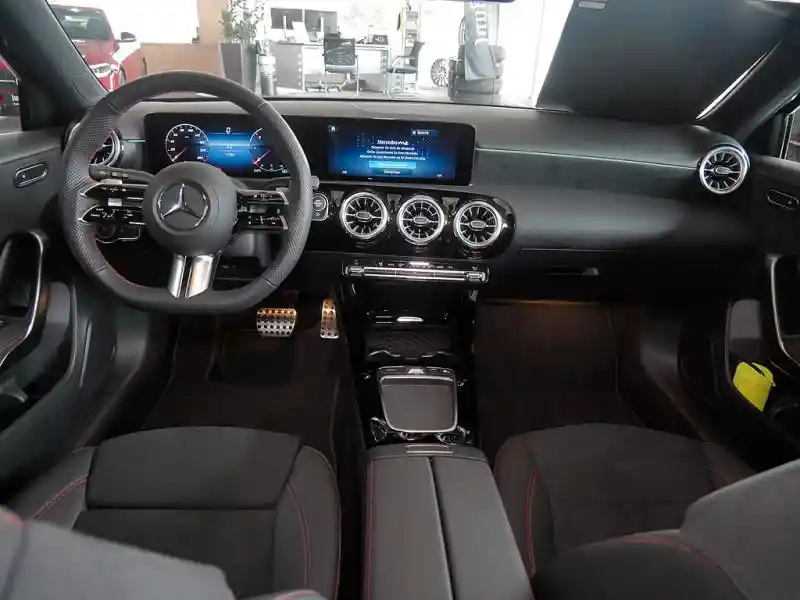 Mercedes-Benz A 220