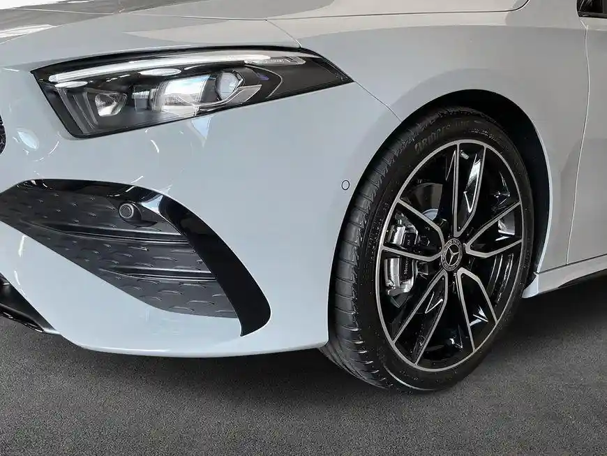 Mercedes-Benz A 200