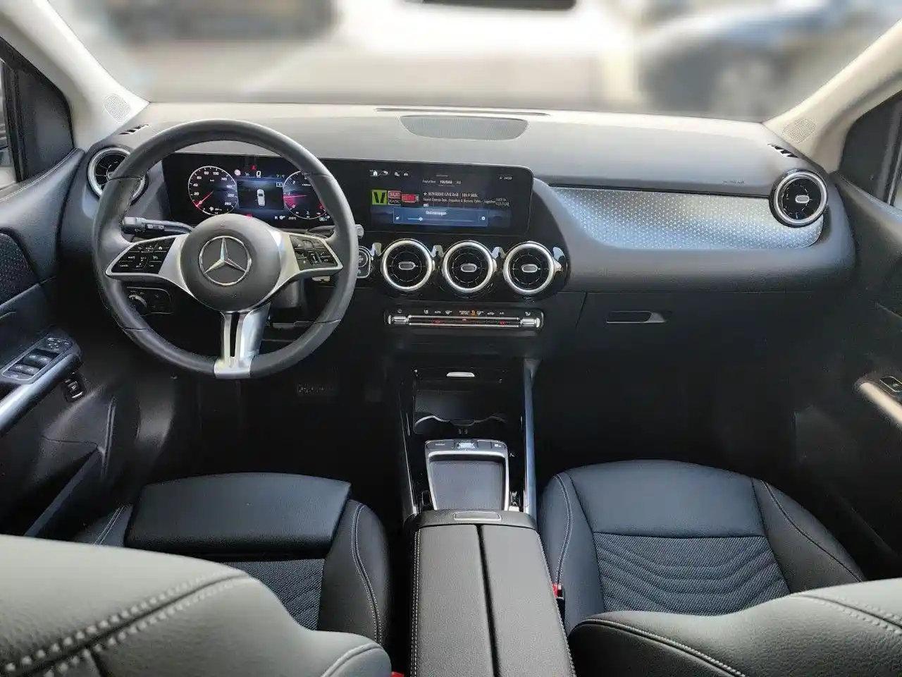 Mercedes-Benz B 180