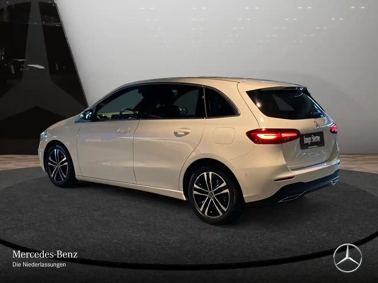 Mercedes-Benz B 200