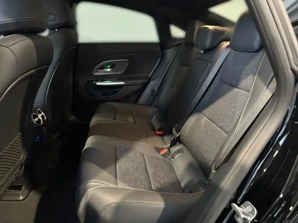 Mercedes-Benz CLA 350