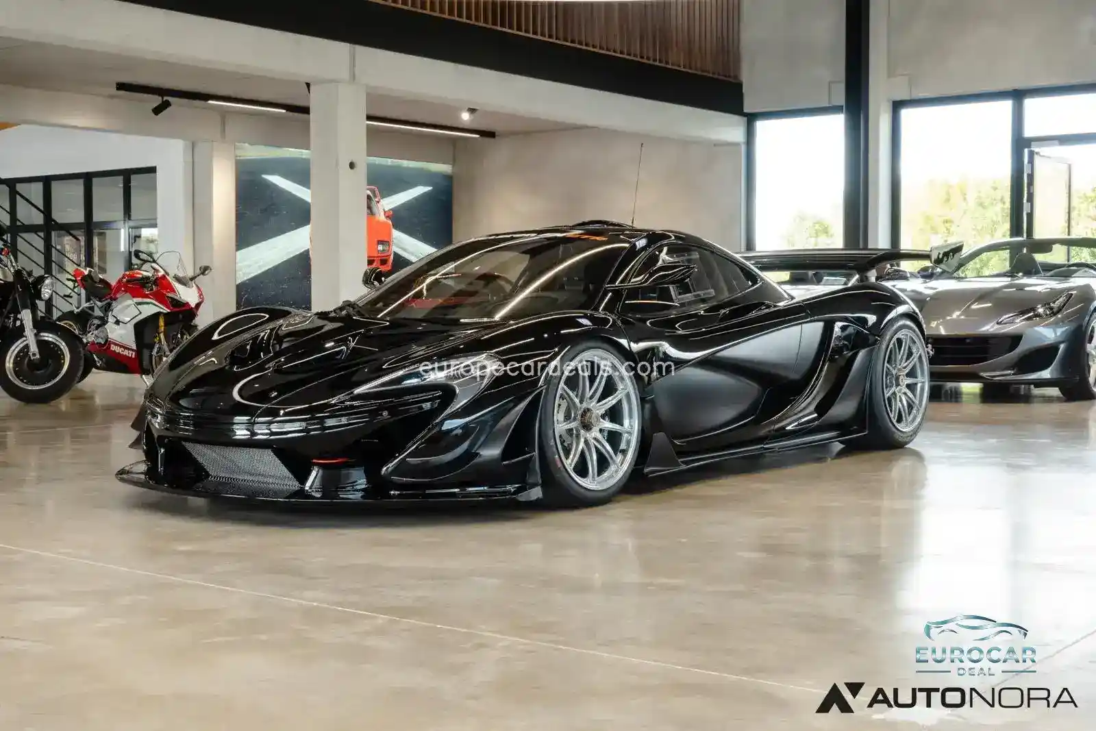 McLaren P1