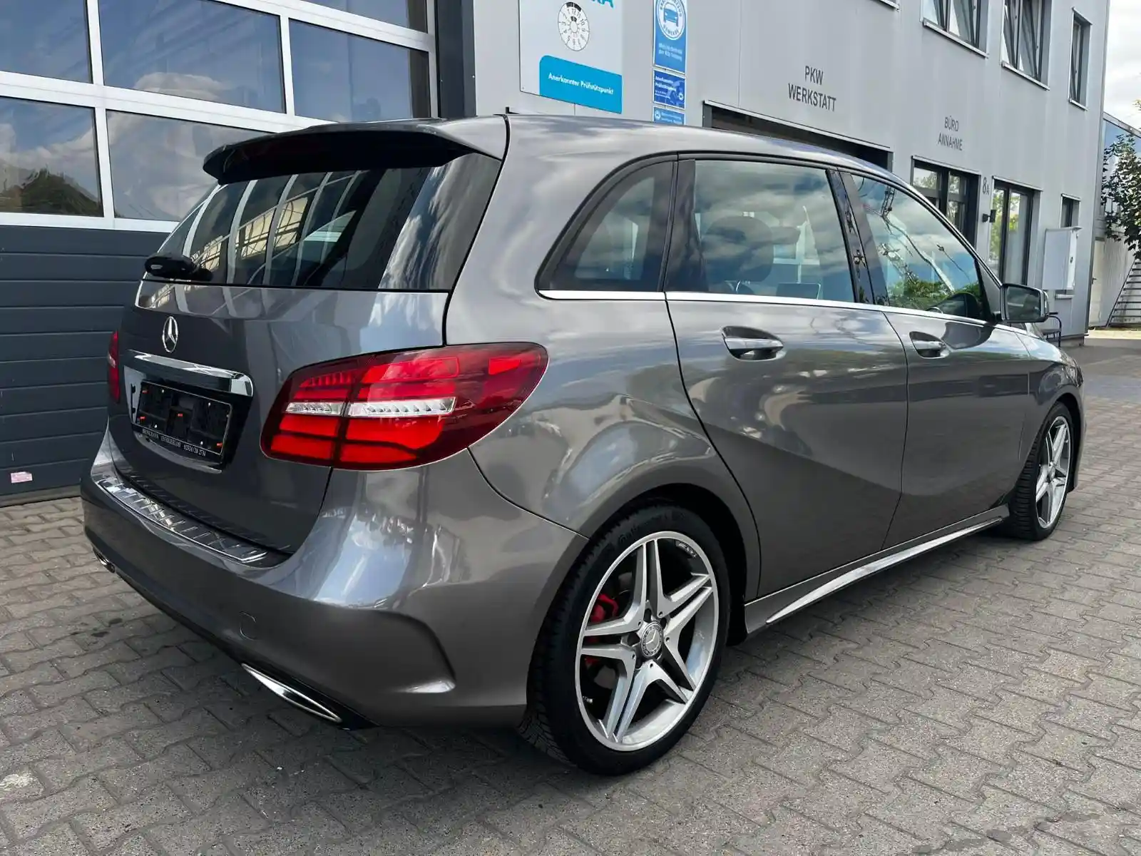 Mercedes-Benz B 200