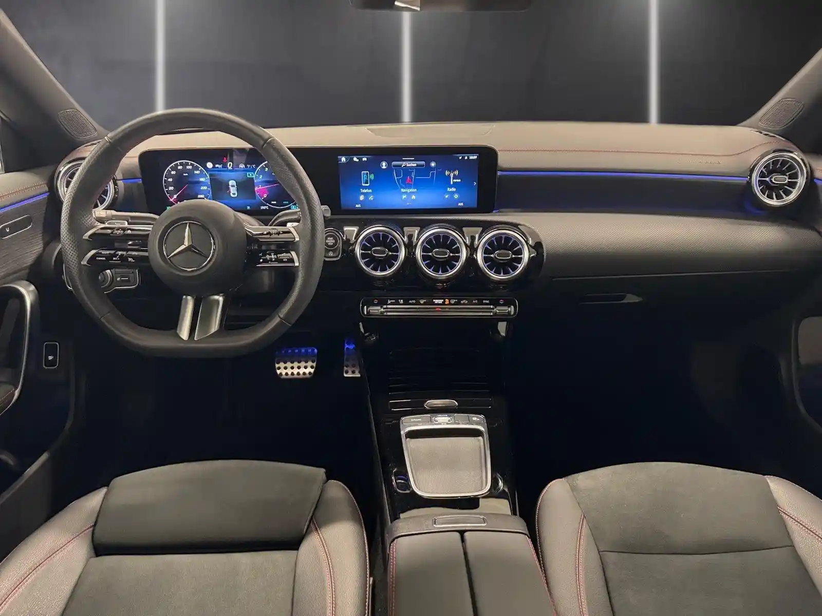 Mercedes-Benz CLA 200