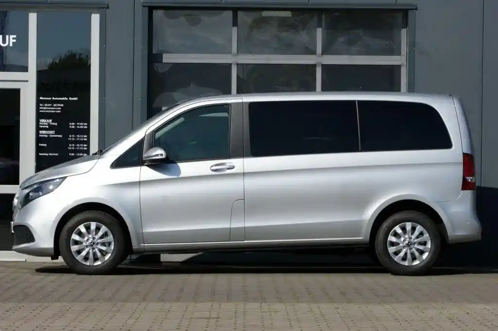 Mercedes-Benz V 220