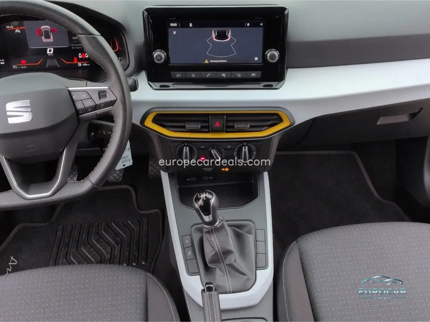 Seat Arona