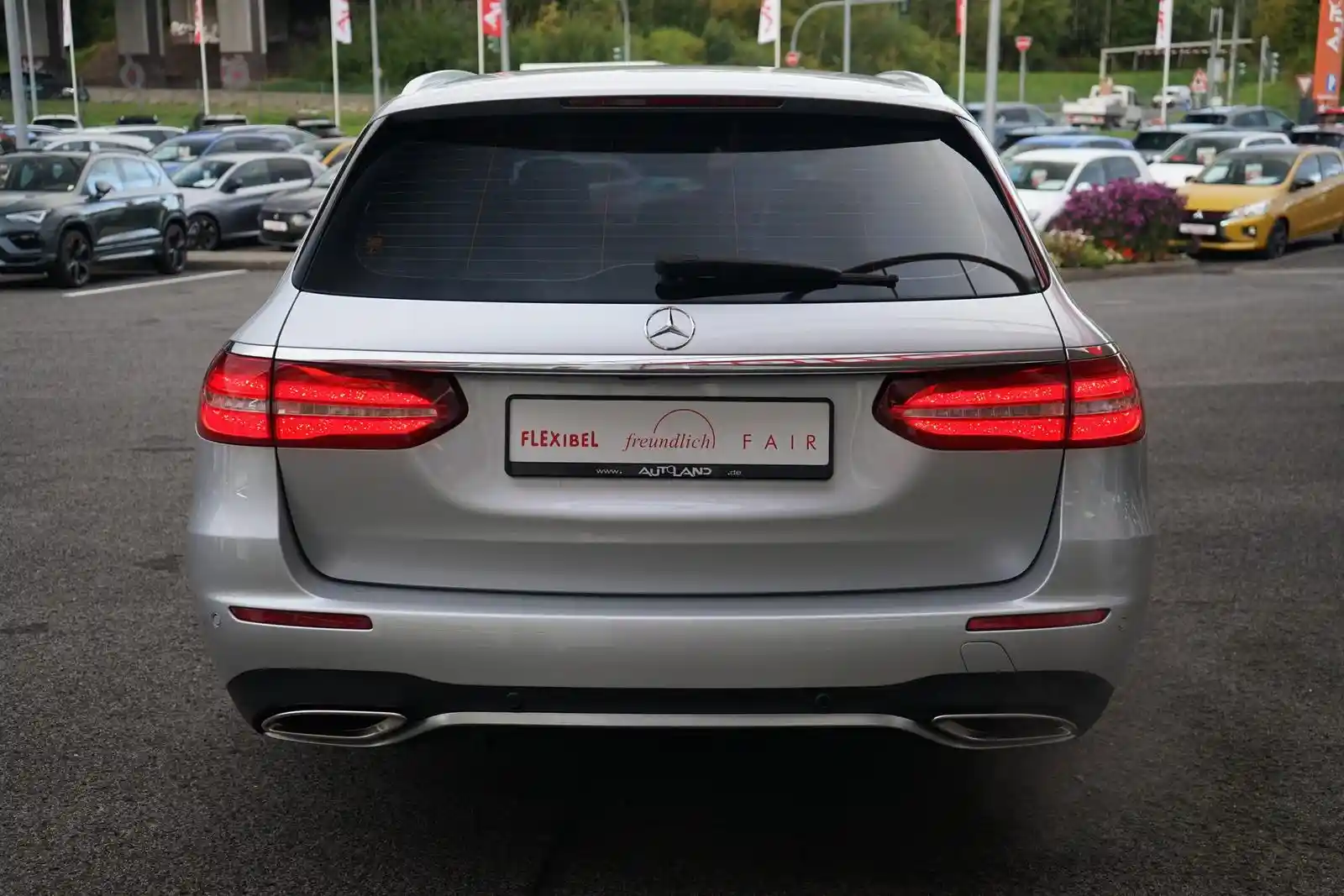 Mercedes-Benz E 200