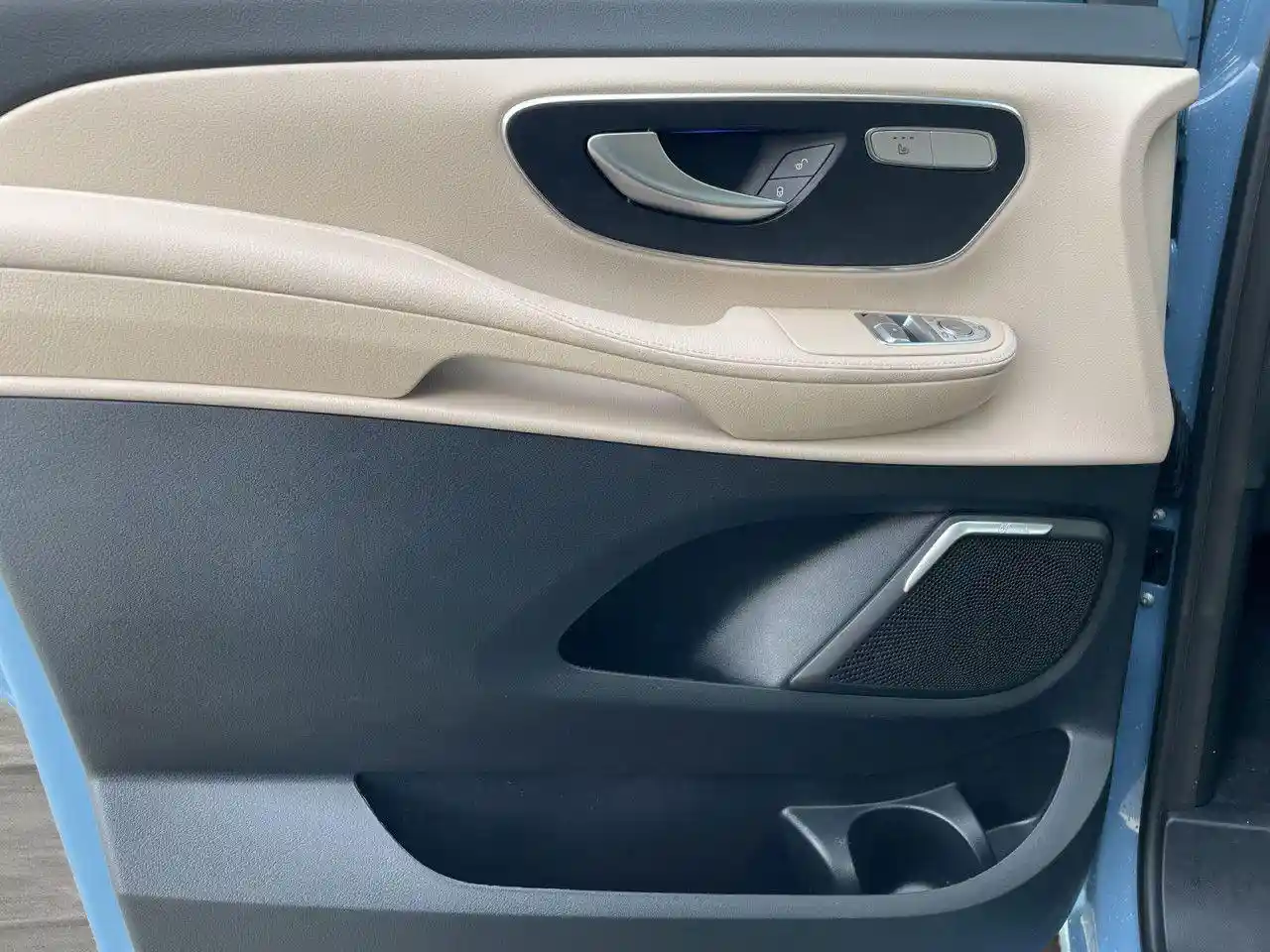 Mercedes-Benz V 250