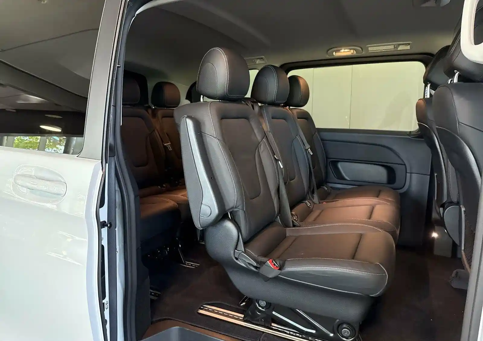 Mercedes-Benz V 220