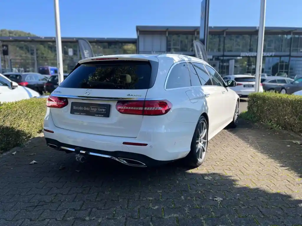 Mercedes-Benz E 400