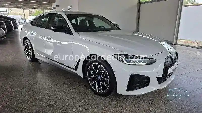 BMW i4