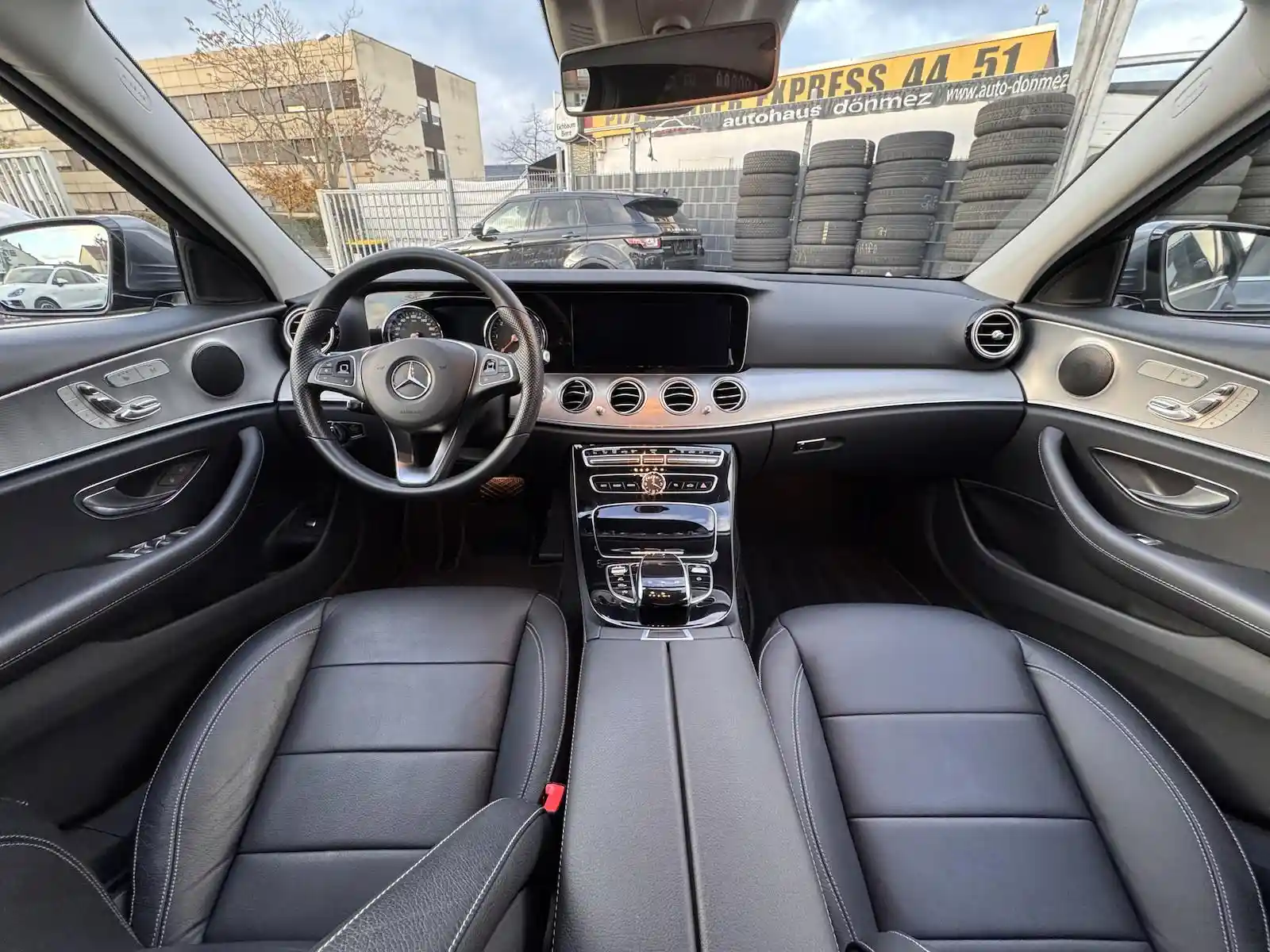 Mercedes-Benz E 220