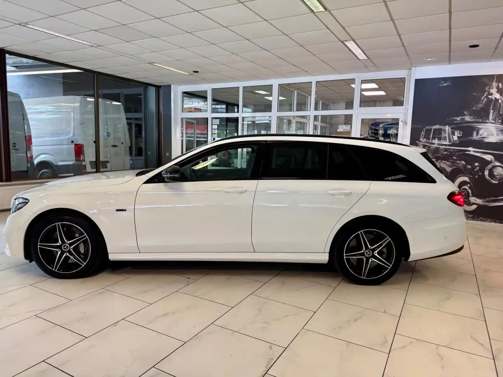 Mercedes-Benz E 300
