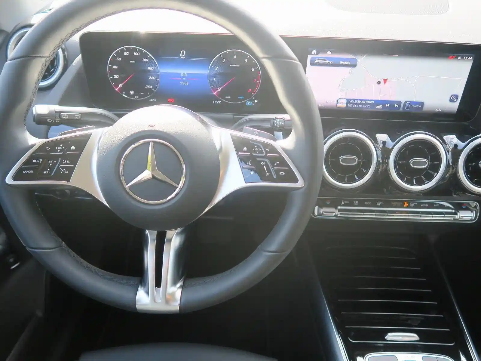 Mercedes-Benz B 200