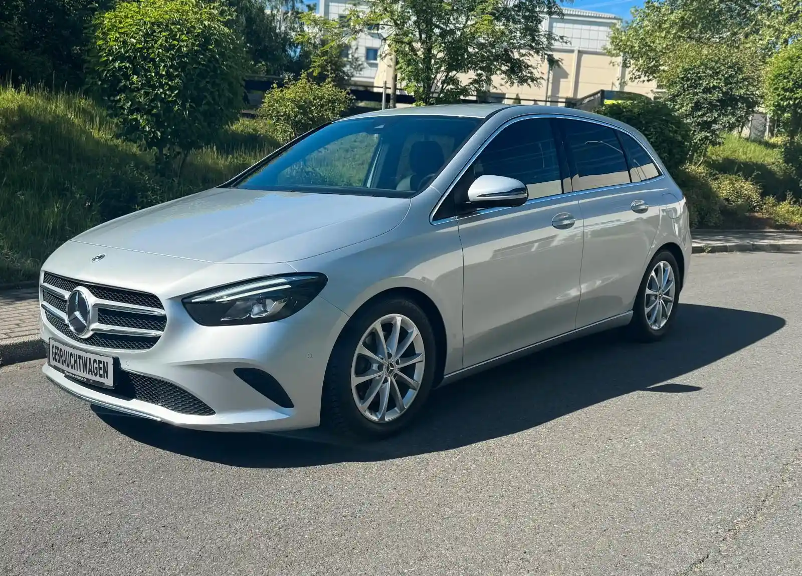 Mercedes-Benz B 200