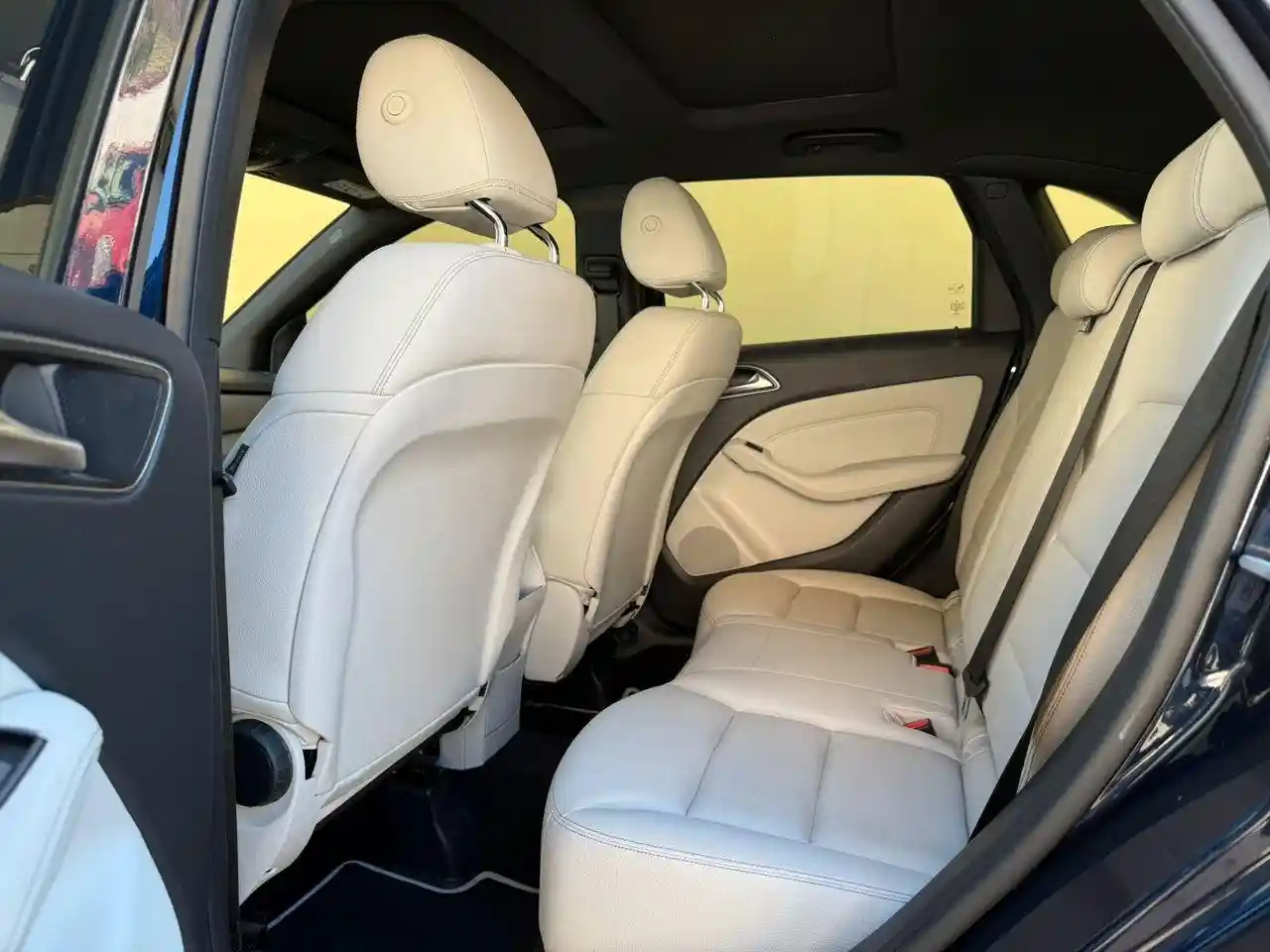 Mercedes-Benz B 180