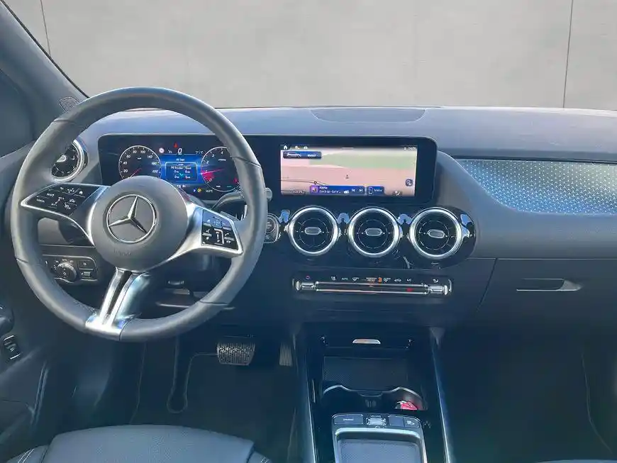 Mercedes-Benz B 200