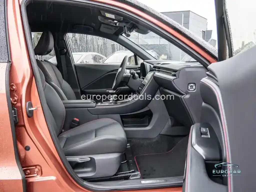Lexus LBX