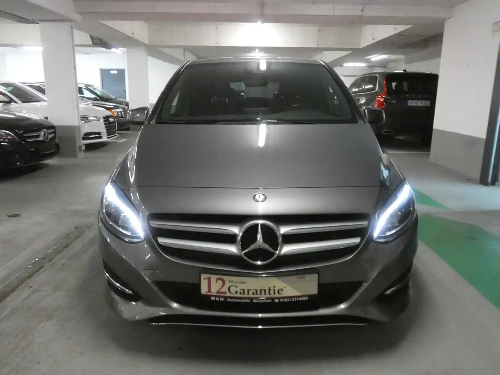 Mercedes-Benz B 180