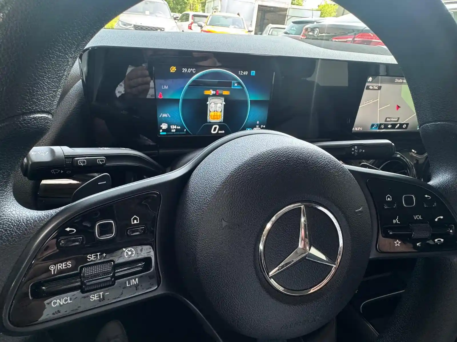 Mercedes-Benz B 180