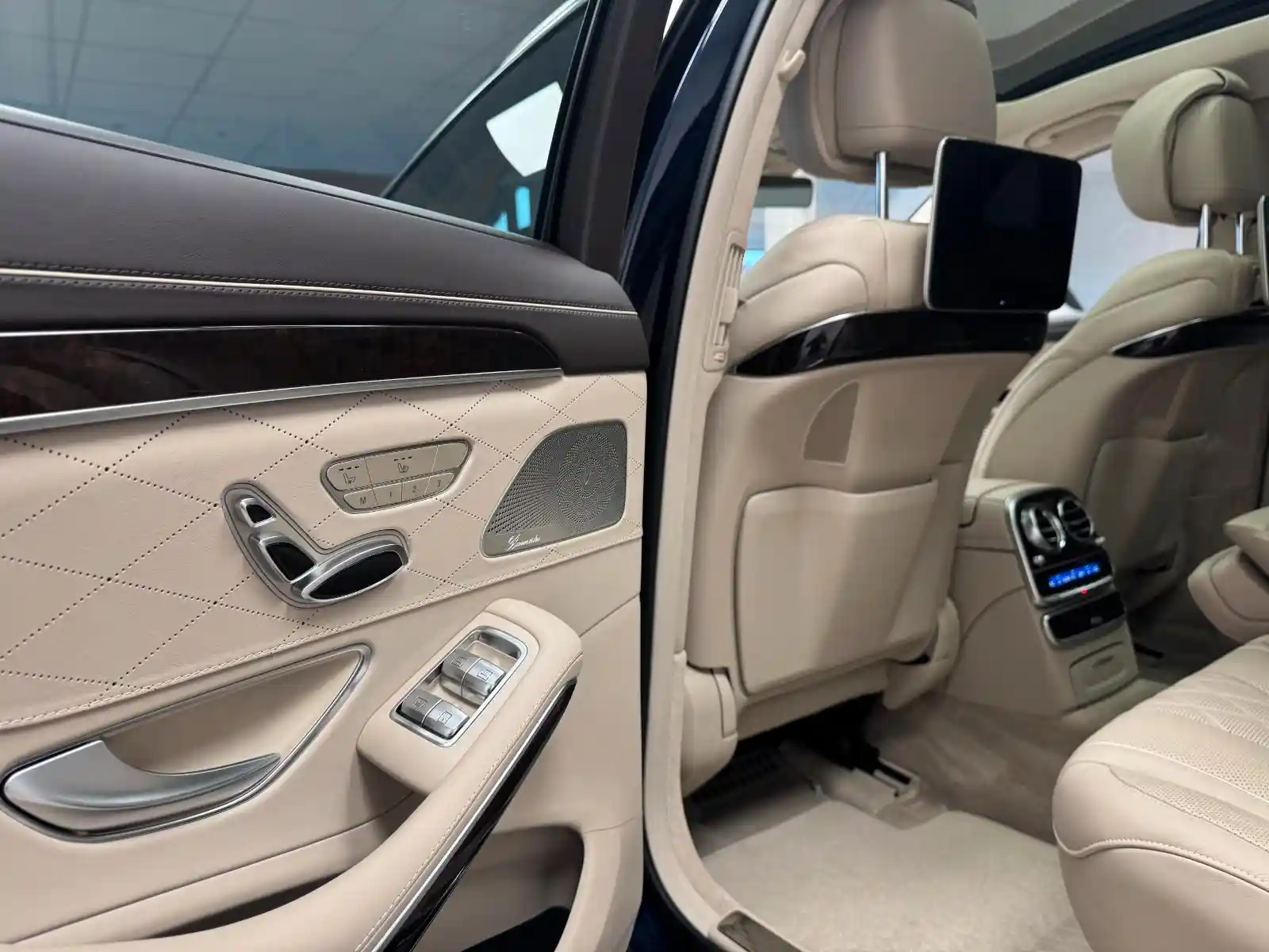 Mercedes-Benz S 560