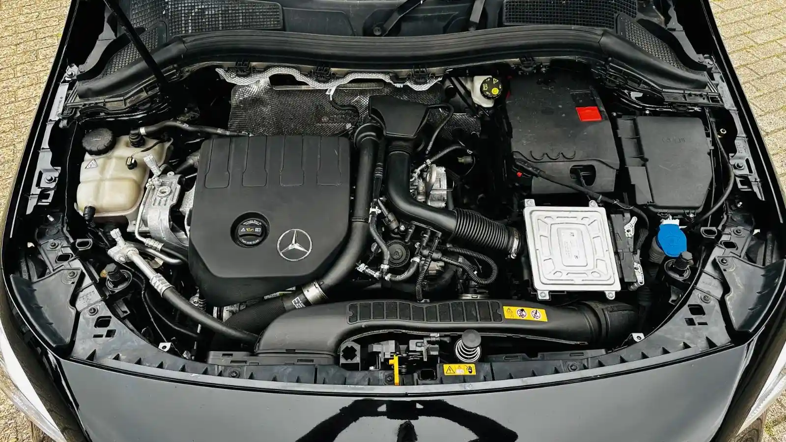 Mercedes-Benz B 180