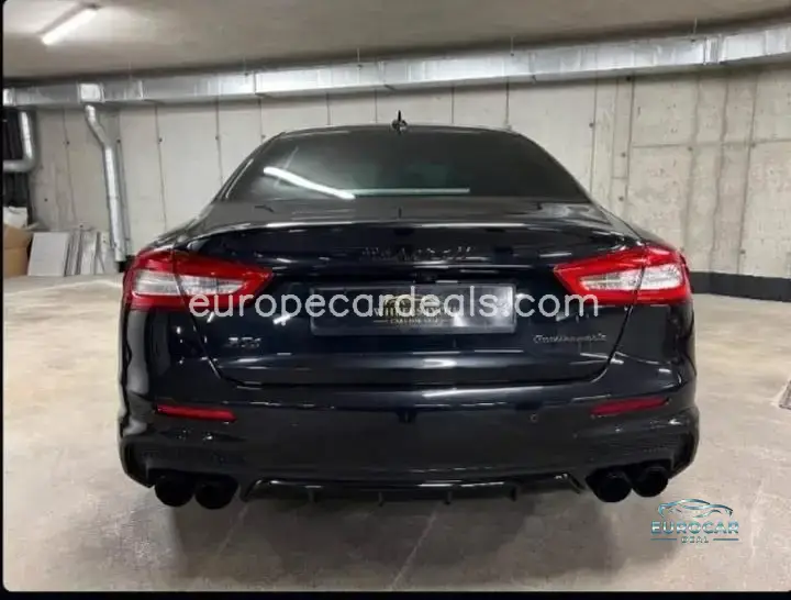 Maserati Quattroporte