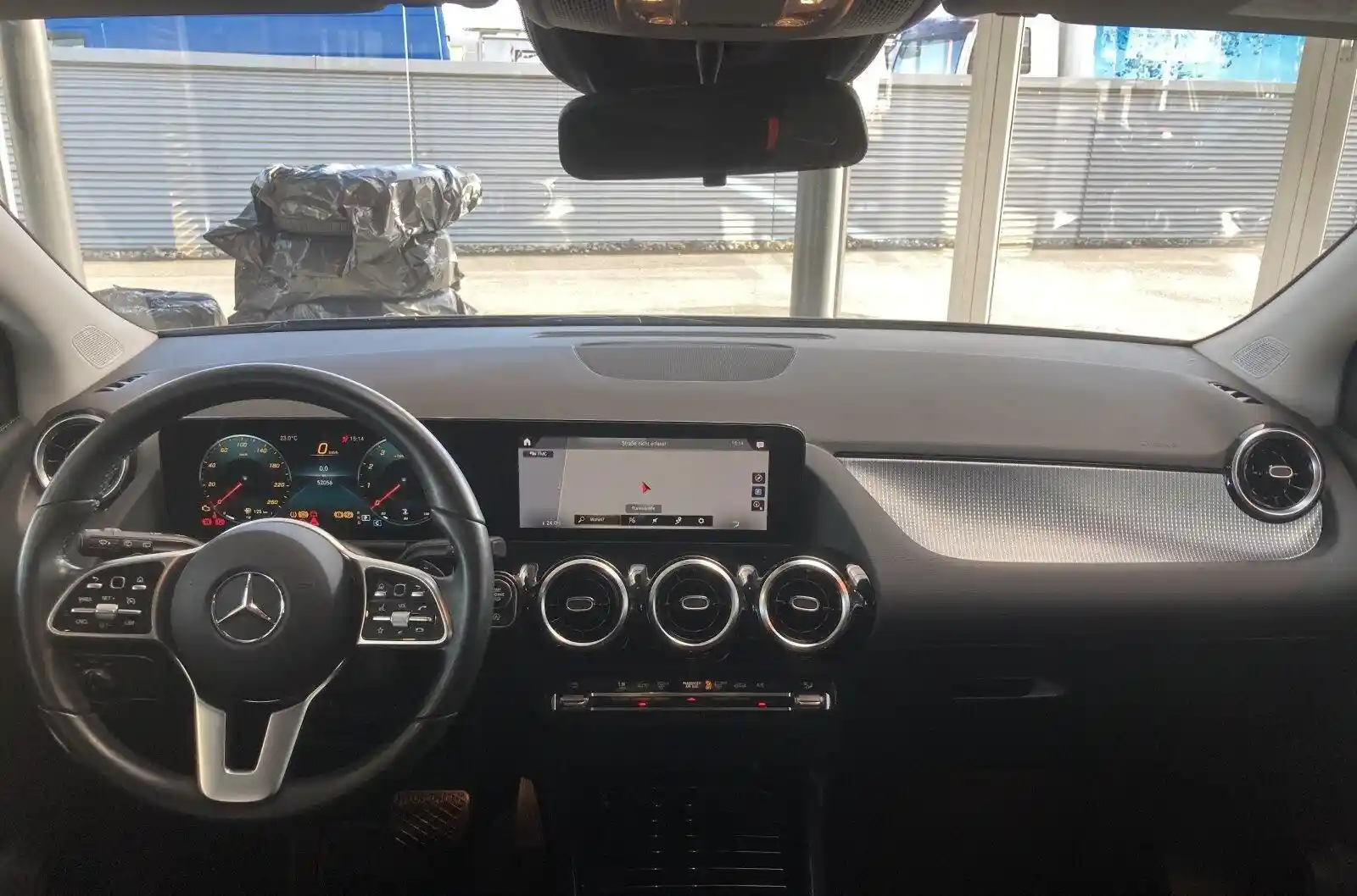 Mercedes-Benz B 180