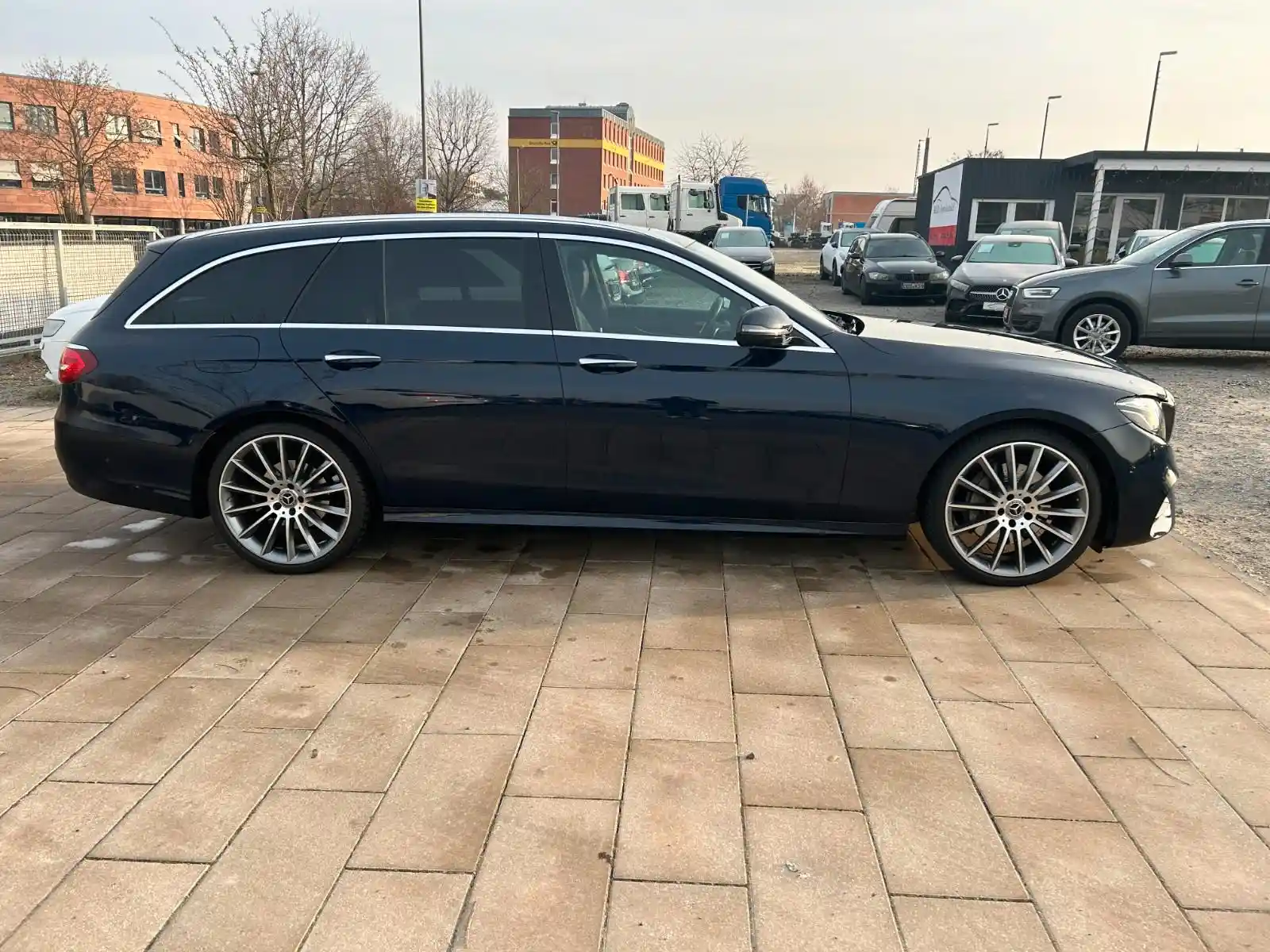 Mercedes-Benz E 300