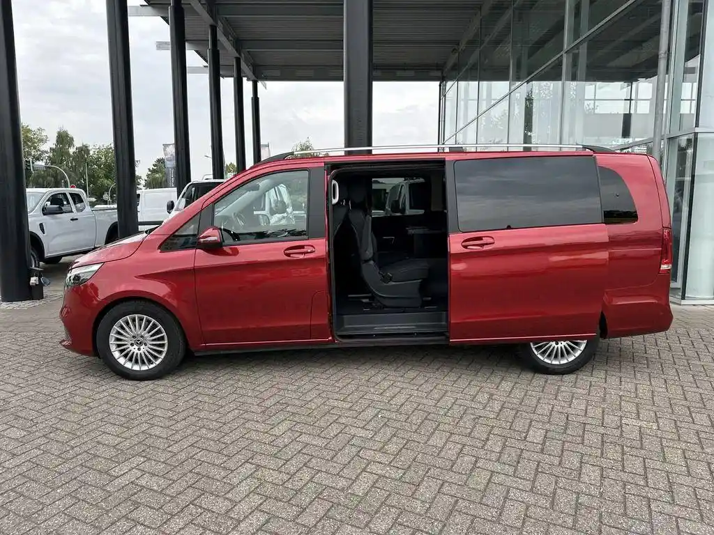 Mercedes-Benz V 220