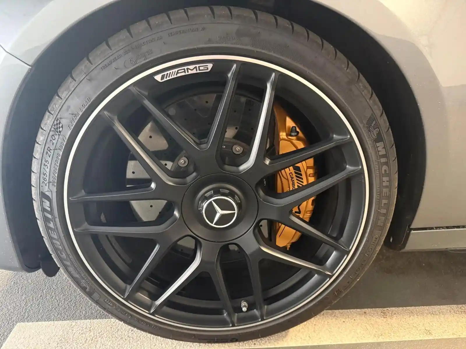 Mercedes-Benz E 63 AMG
