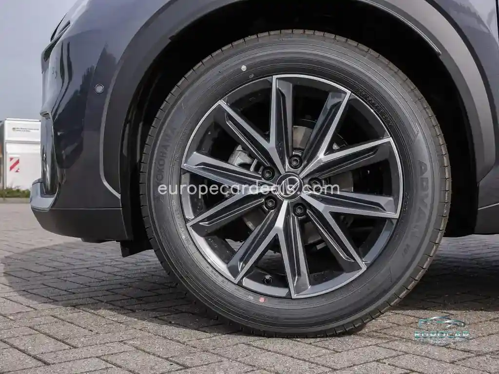 Lexus LBX