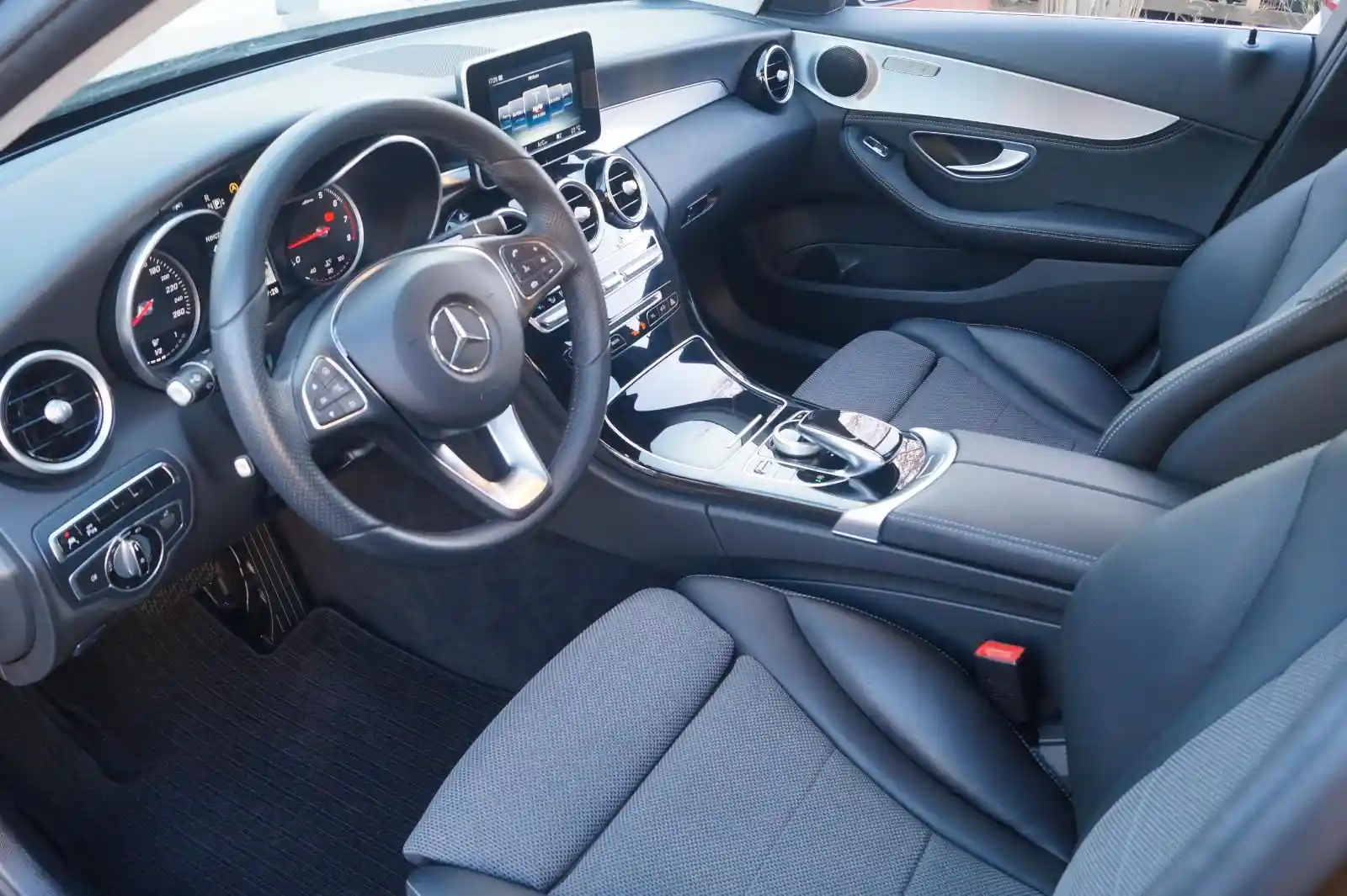 Mercedes-Benz C 180