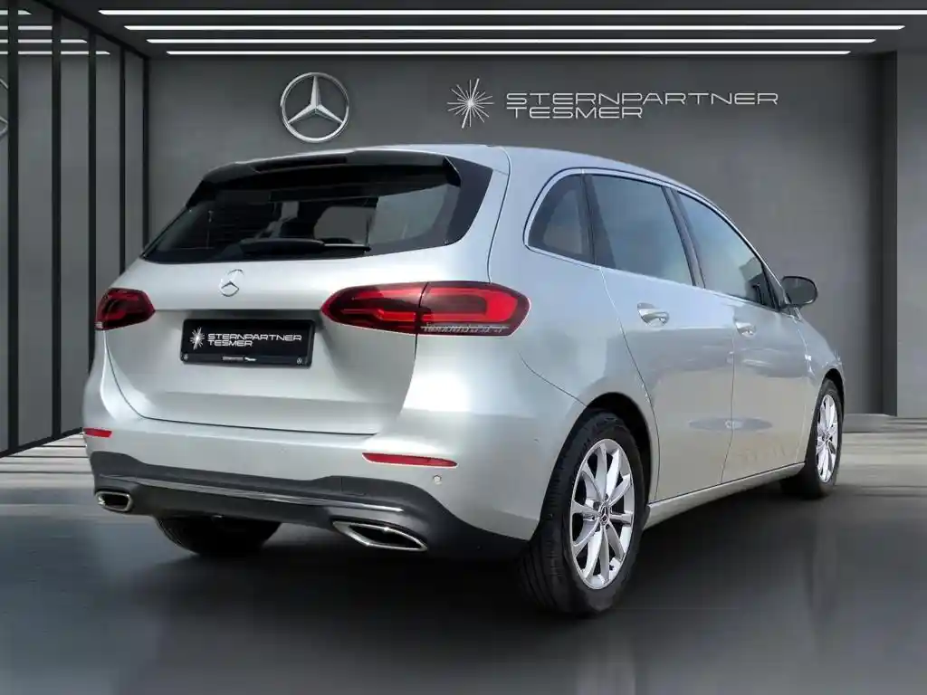 Mercedes-Benz B 220