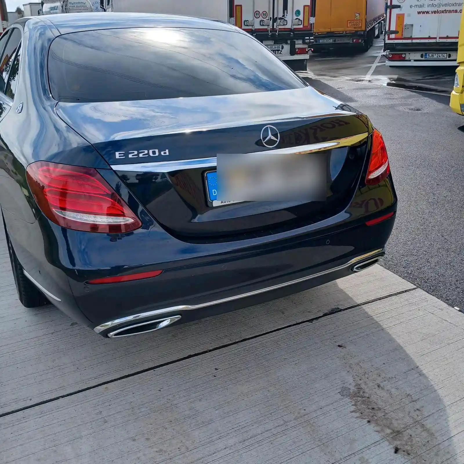 Mercedes-Benz E 220