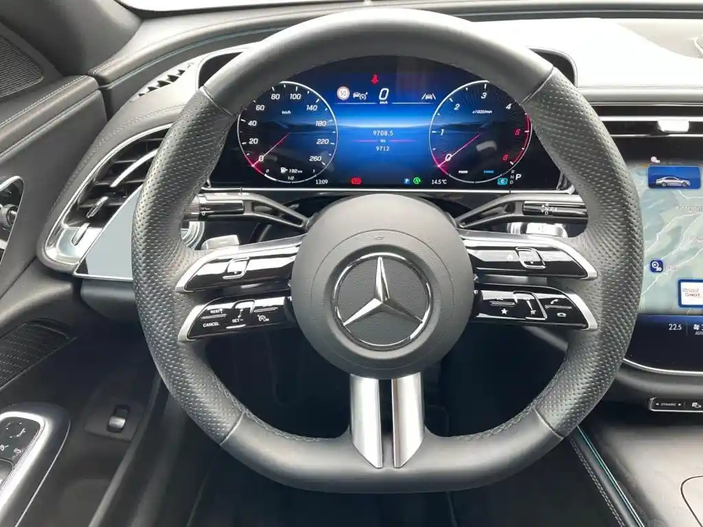 Mercedes-Benz E 220