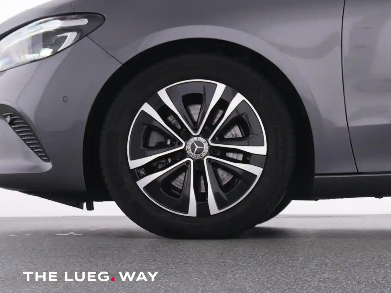 Mercedes-Benz B 180