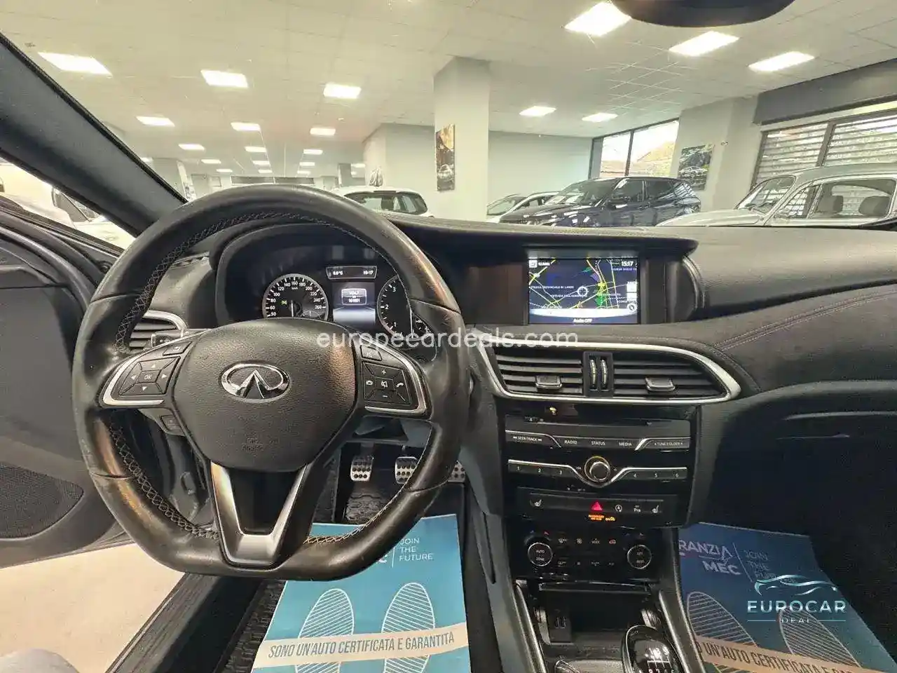 Infiniti Q30