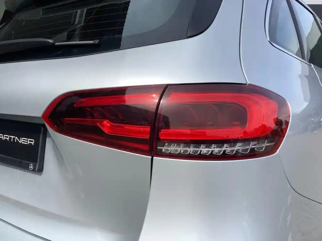 Mercedes-Benz B 220