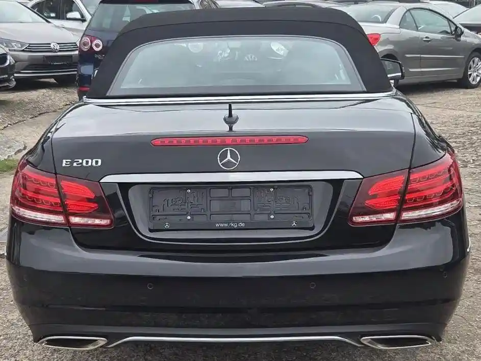 Mercedes-Benz E 200